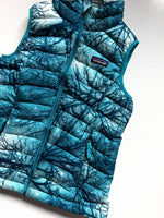 Load image into Gallery viewer, Patagonia Down Sweater Vest 7-8 Years
